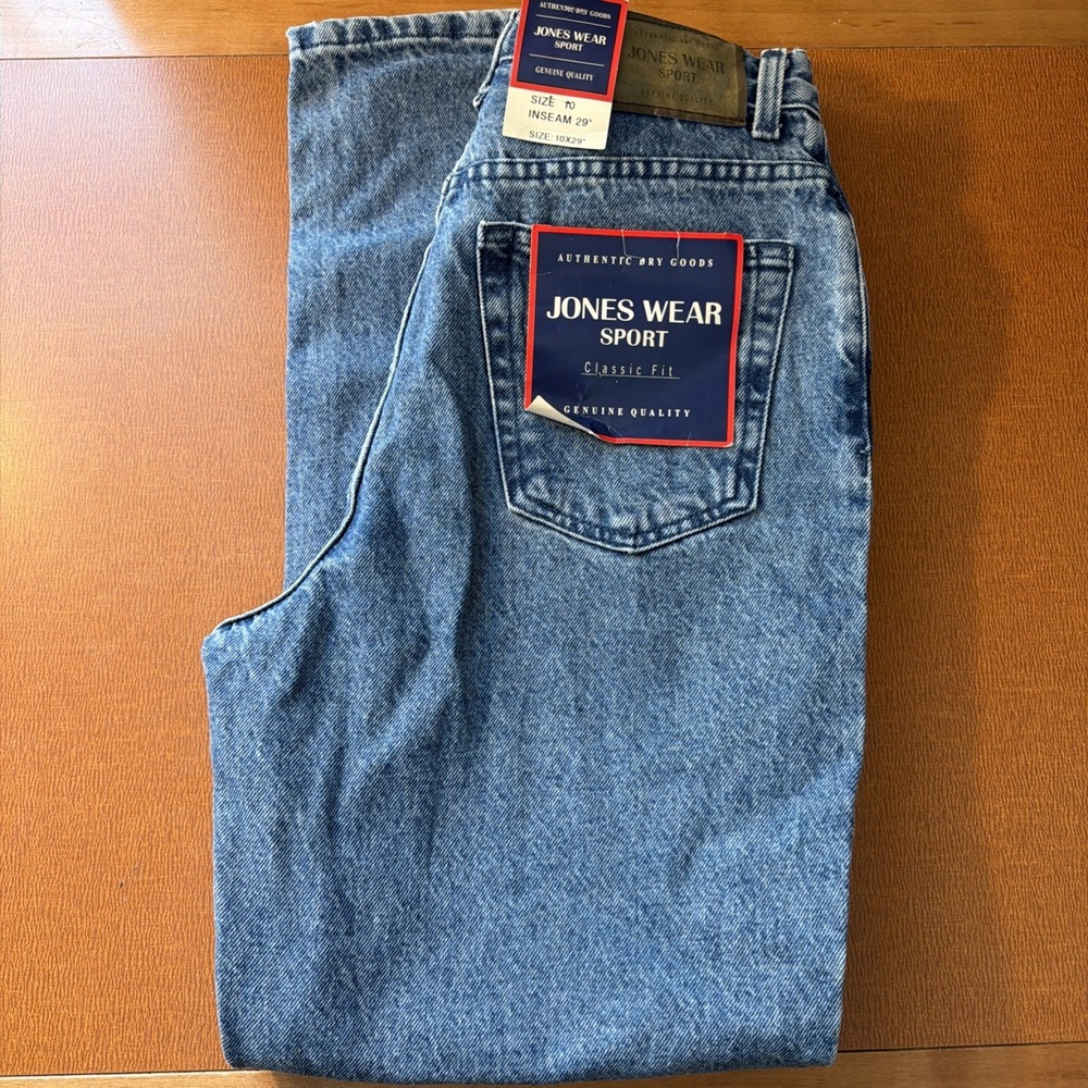 Jones Wear Sport Indigo Blue Classic Fit Jeans.  Size 10 29" Inseam NWT